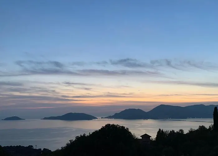 Hotel La Serra Di Angela A Lerici