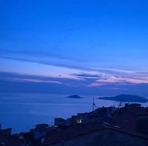 Hotel La Serra Di Angela A Lerici